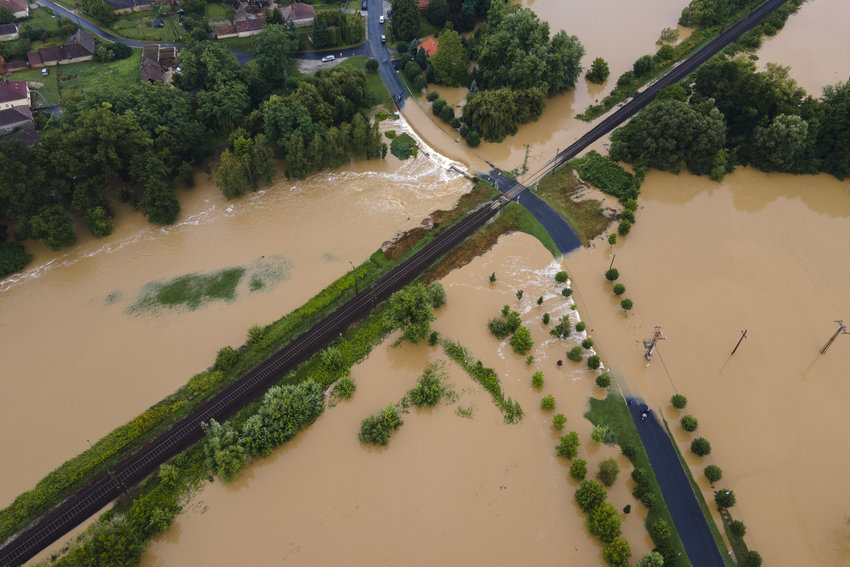 Kiemelő fotó - A szombati vihar nyomán több mint kétszázszor riasztották a tûzoltókat