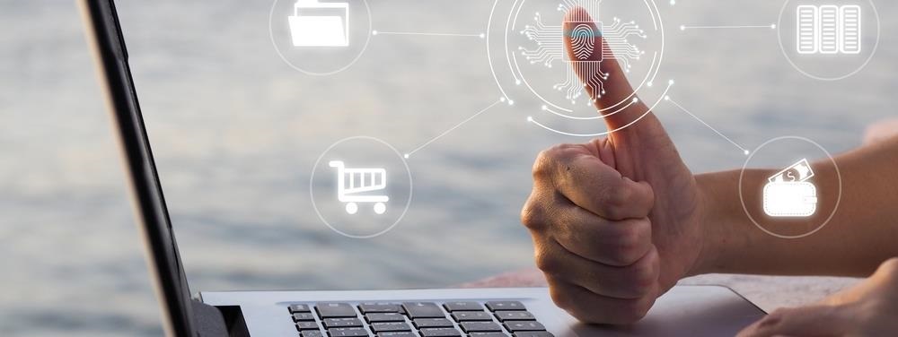 Biztonságban az interneten - nyaralás alatt is Kiemelő fotó - Biztonságban az interneten - nyaralás alatt is