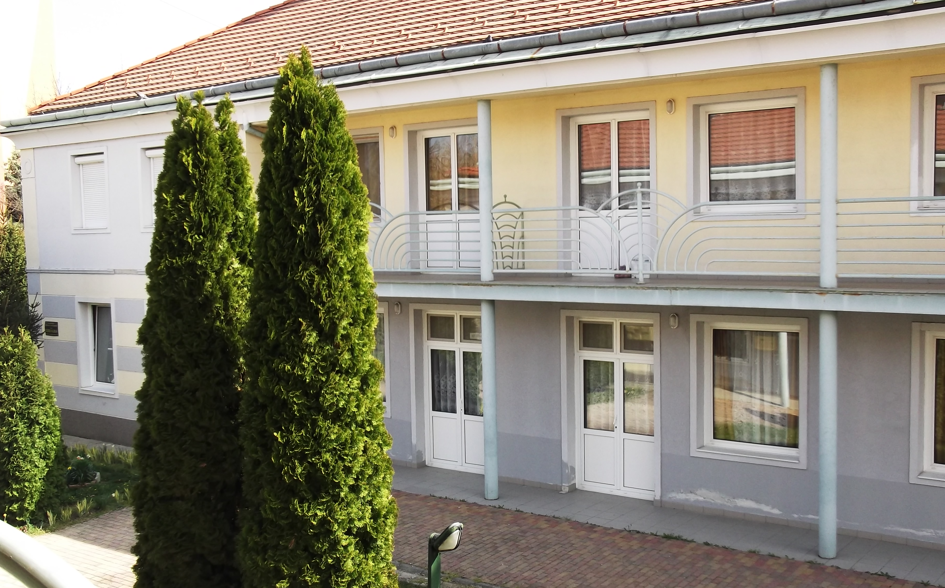 Pályázati hirdetmény nyugdíjasházban lévõ önkormányzati bérlakásra