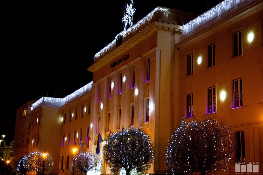 Kiemelő fotó - Hirdetmény Nagykanizsa MJV Polgármesteri Hivatalának 2025. decemberi munkarendjérõl, ügyfélfogadási rendjérõl és igazgatási szünet elrendelésérõl