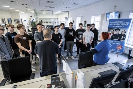 Kiemelő fotó - Nyílt nap a hívásfogadó központokban