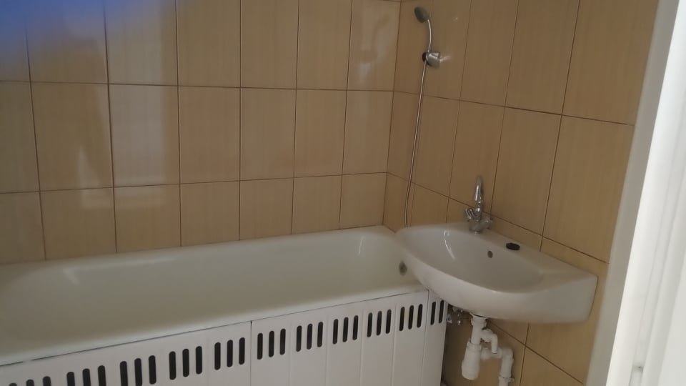 Tartalom - Közlemény - bérlakásokra kiírt lakáspályázatok beadási határidejérõl